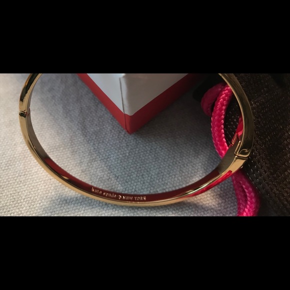 New Kate Spade Bracelet Bow Gold & Gift box - Picture 3 of 4